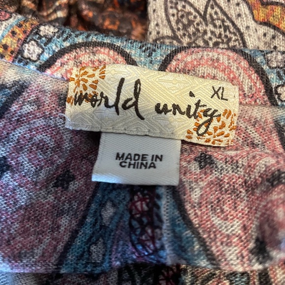 Elegant Paisley V-Neck Tunic - Picture 3 of 3